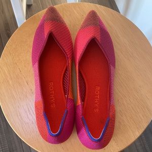 Pink and orange Rothy’s The Point Size 7.